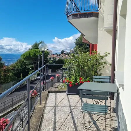 Bilocale Con Vista Panoramica Lägenhet Brunate